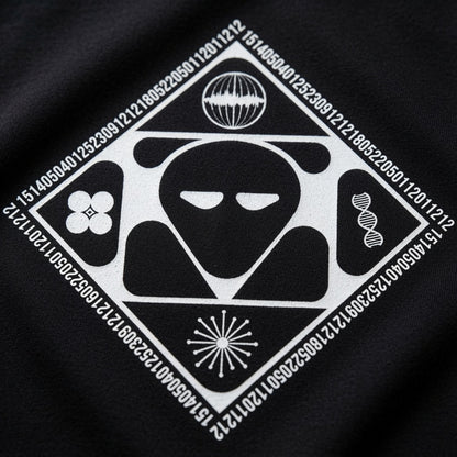 Cyberpunk Alien T-Shirt Futuristic Graphic Tee Sci-Fi Streetwear Men's Black White