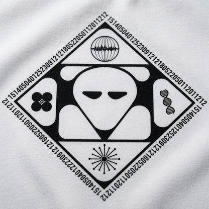 Cyberpunk Alien T-Shirt Futuristic Graphic Tee Sci-Fi Streetwear Men's Black White